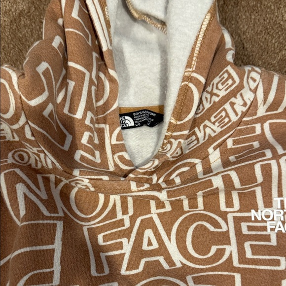 The North Face Kids Set in Tan with White Lettering - Picture 4 of 9